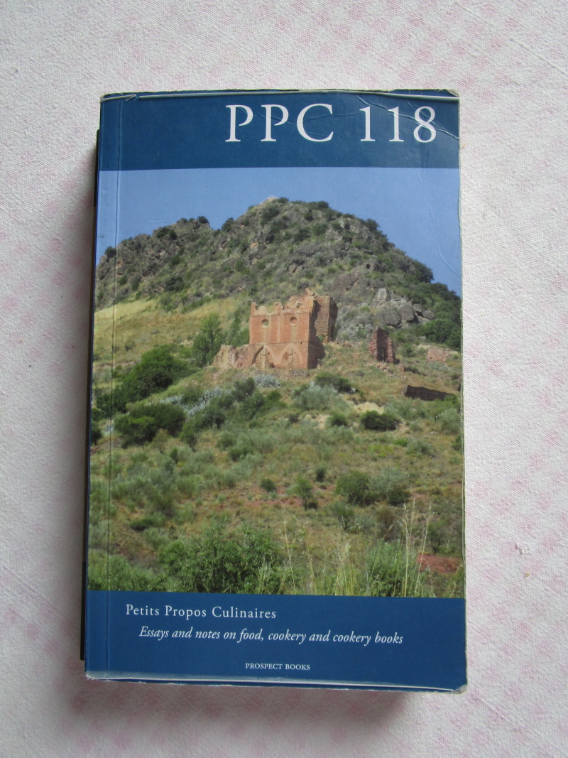 Las ruinas de San Cristóbal, en Alpartir, Valdejalón, en la portada de “Petits Propos Culinaires”. (Foto, Vicky Hayward)