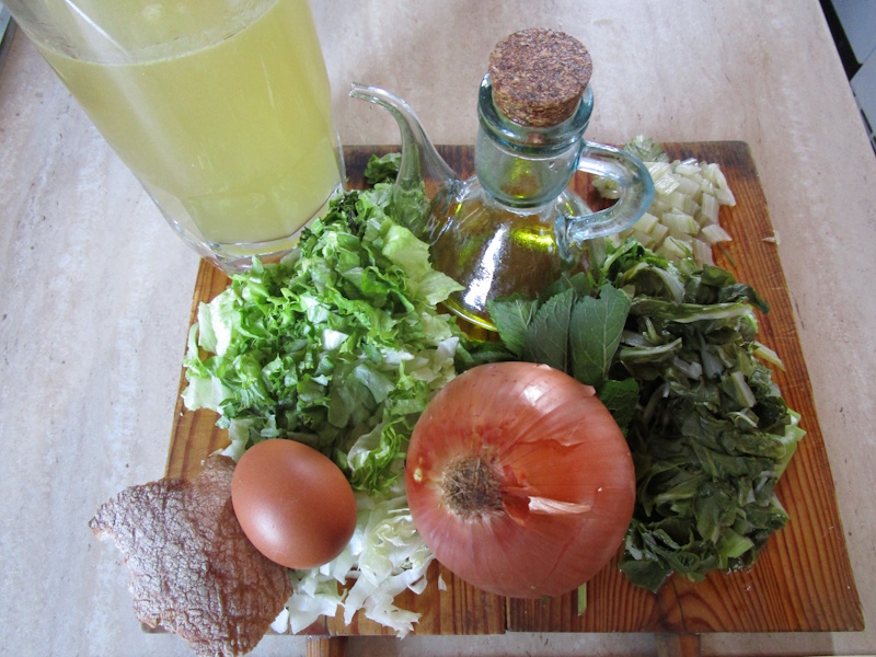El burete es un caldo de verduras, aceite de oliva (evoo), cebolla, pan y huevo, emblematico de la cocina franciscana.