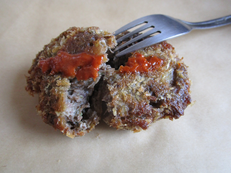 Las fritadas, en caliente o frio, ganan con un punto de sabor intenso, por ejemplo de romesco, harissa o salsa casera de tomate. Las fritadas, en caliente o frio, ganan con un punto de sabor intenso, por ejemplo de romesco, harissa o salsa casera de tomate.